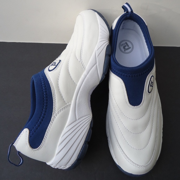 SIZE 9.5. PROPET wash & wear slip-on leather sneaker shoes. main image 6